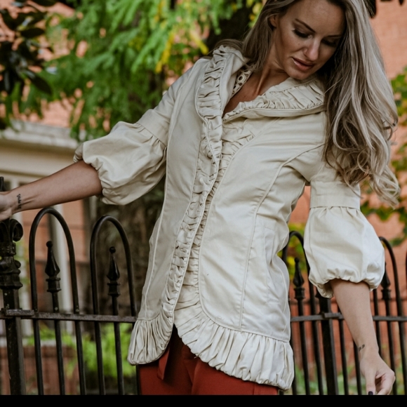 Ryu Jackets & Blazers - 💥New boutique Shirred Jacket